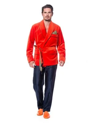 Veste d'intérieur pour homme en velours et soie orange, de la marque The Cocoonalist