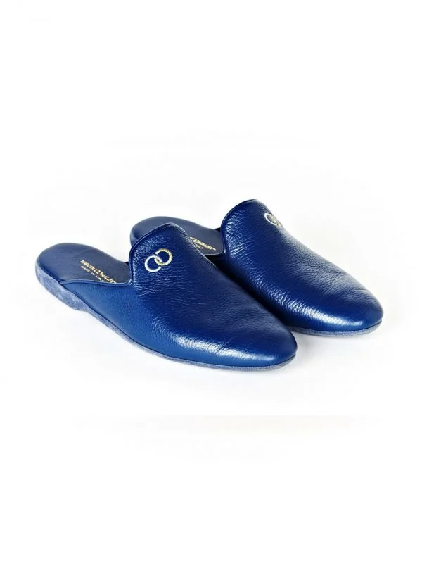 Chaussons de luxe bleu en cuir de cerf pour homme et femme par The Cocoonalist