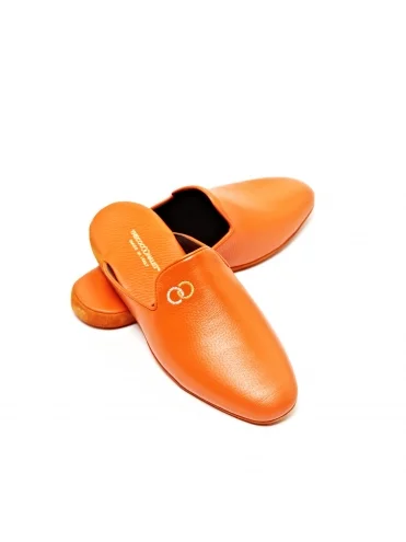 Mules en cuir de cerf orange par The Cocoonalist